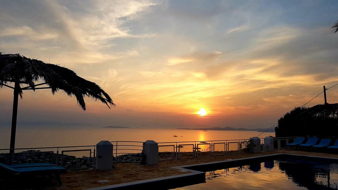 Infinity Blue Suite Saronida Bagian luar foto